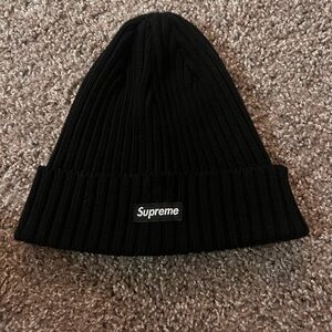 Supreme Classic Black Knit Hat